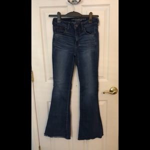 American Eagle Outfitters Flared Jeans — Size 4